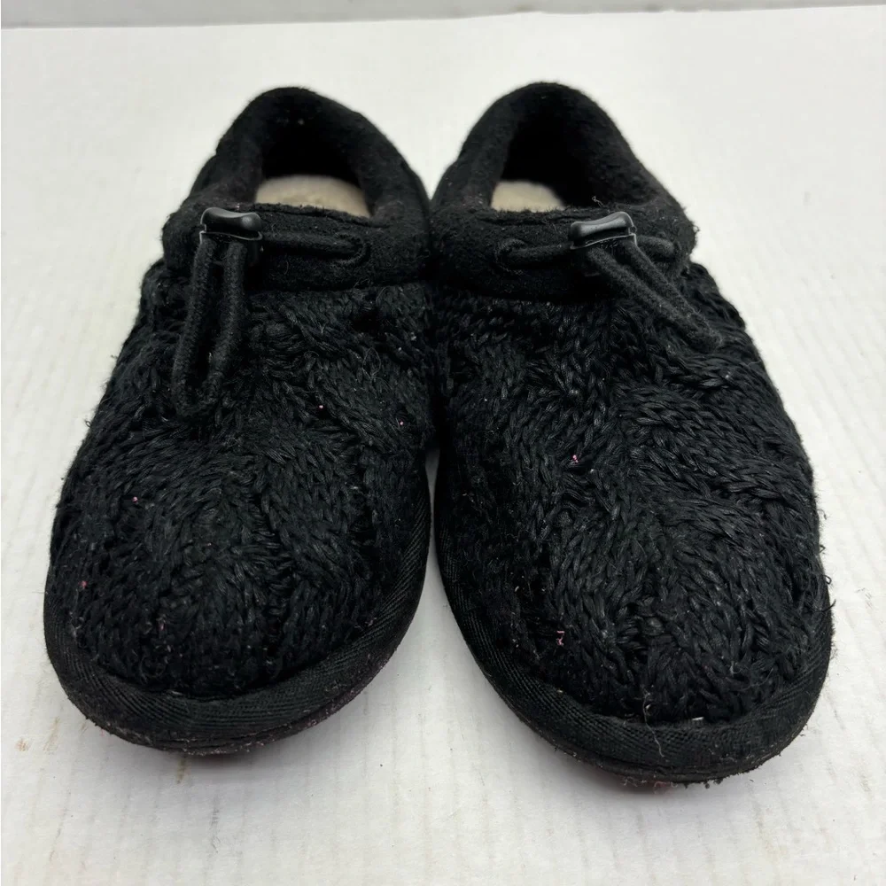 Ugg Kids Black Knit Slip-On Shoes, SZ 2-3, box 25